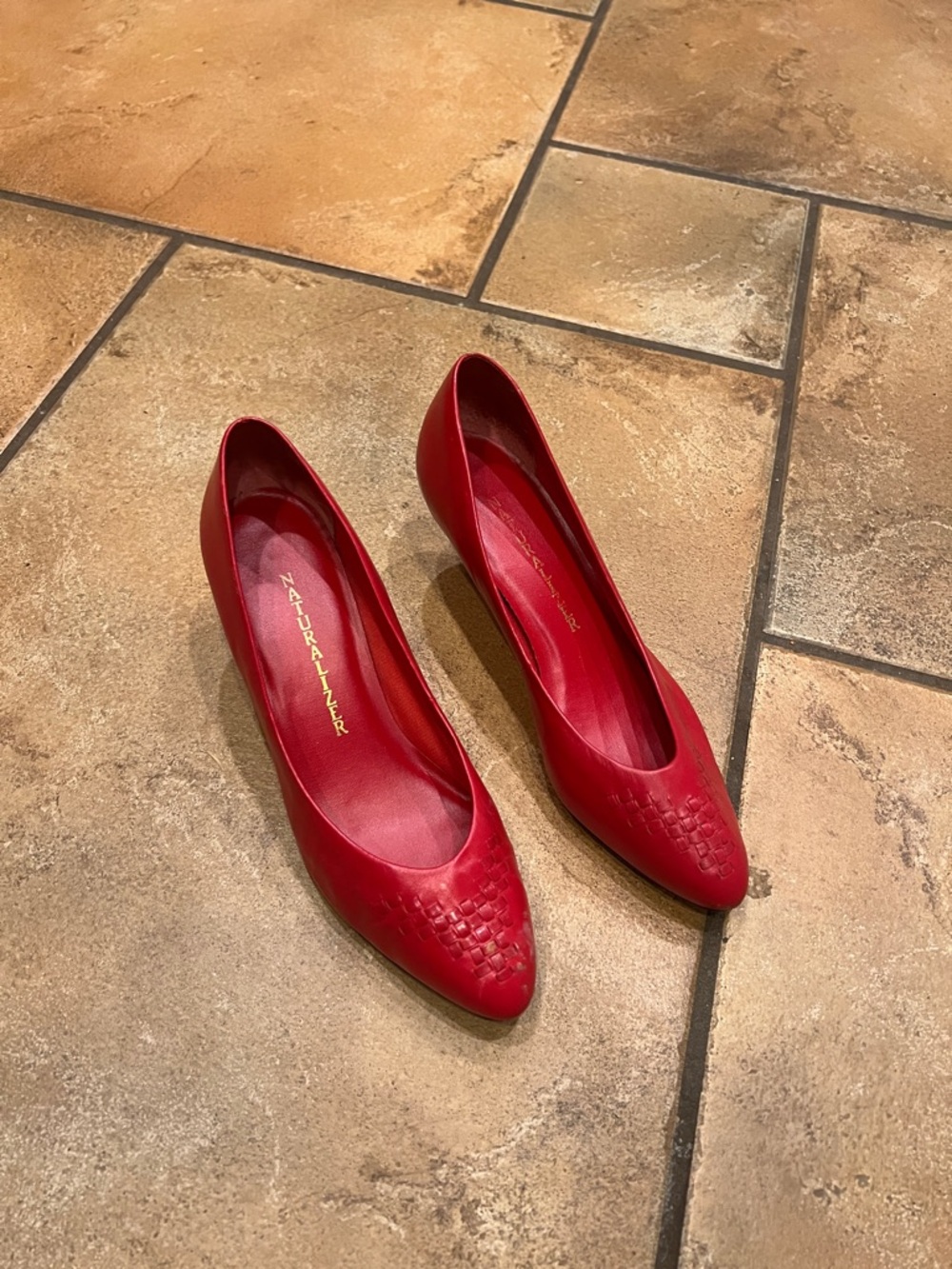 VINTAGE NATURALIZER PUMPS